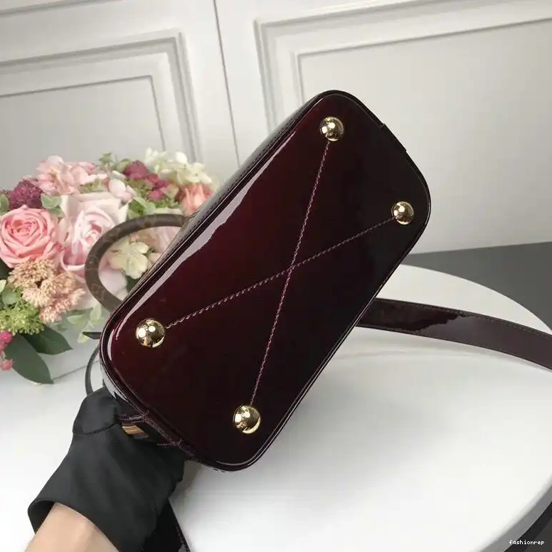 Fashionrepsfam ru Bags LV 19T1L0241 0511